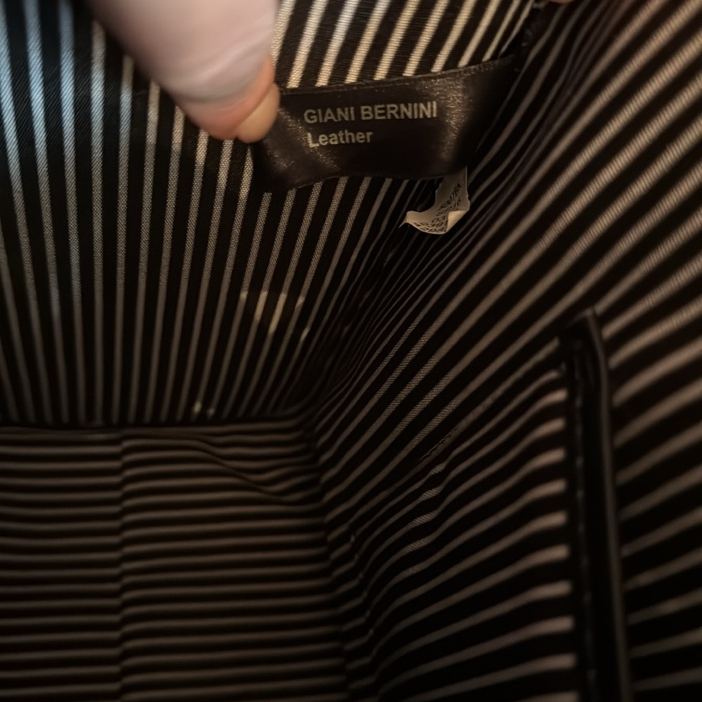 Black Structure Leather Handbag - image 5